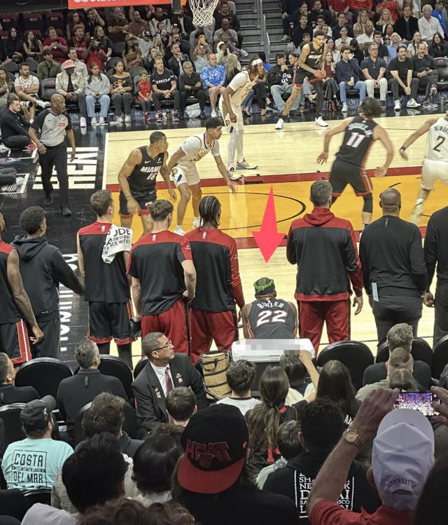 开云登录入口-关于德罗巴迎来二十赛季出色发挥，热火观众热烈欢呼！赛场气氛高涨的信息