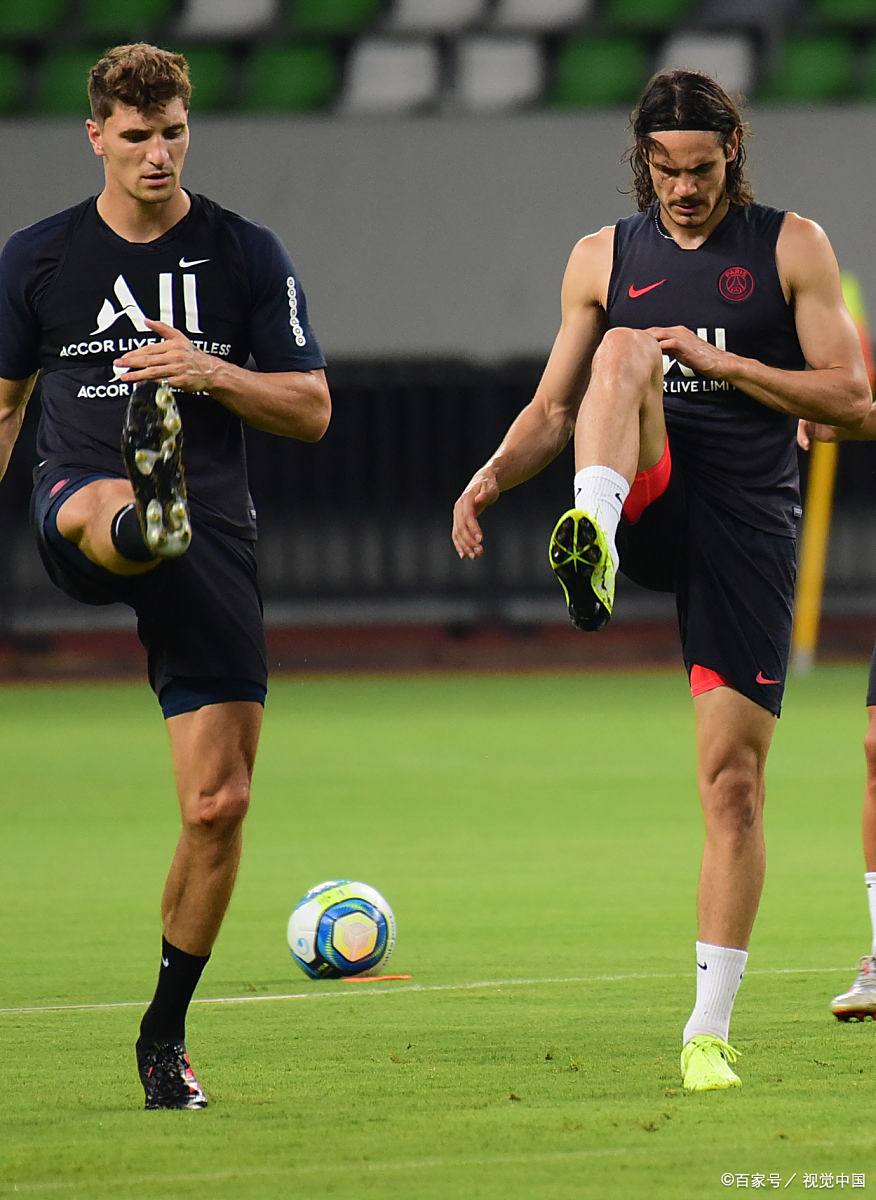 开云足球-埃因霍温发布备战花絮，转会期外线爆发，国王杯任务艰巨，临场指挥获称赞(加拿大宣布永不入境的原因)