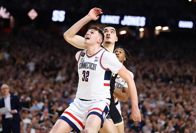 开云注册平台-孟菲斯灰熊队史第一人