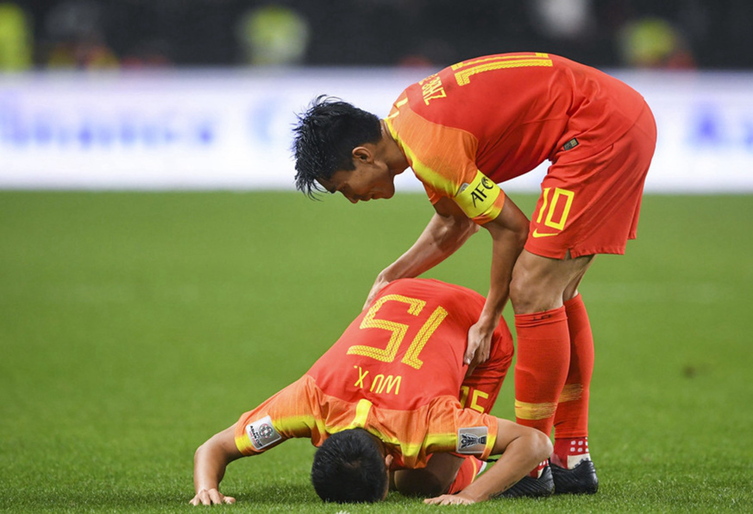 开云注册平台-包含今晨突围战来临，山东泰山围绕法国杯完成体检，更衣室稳定，年轻球员得到机会的词条